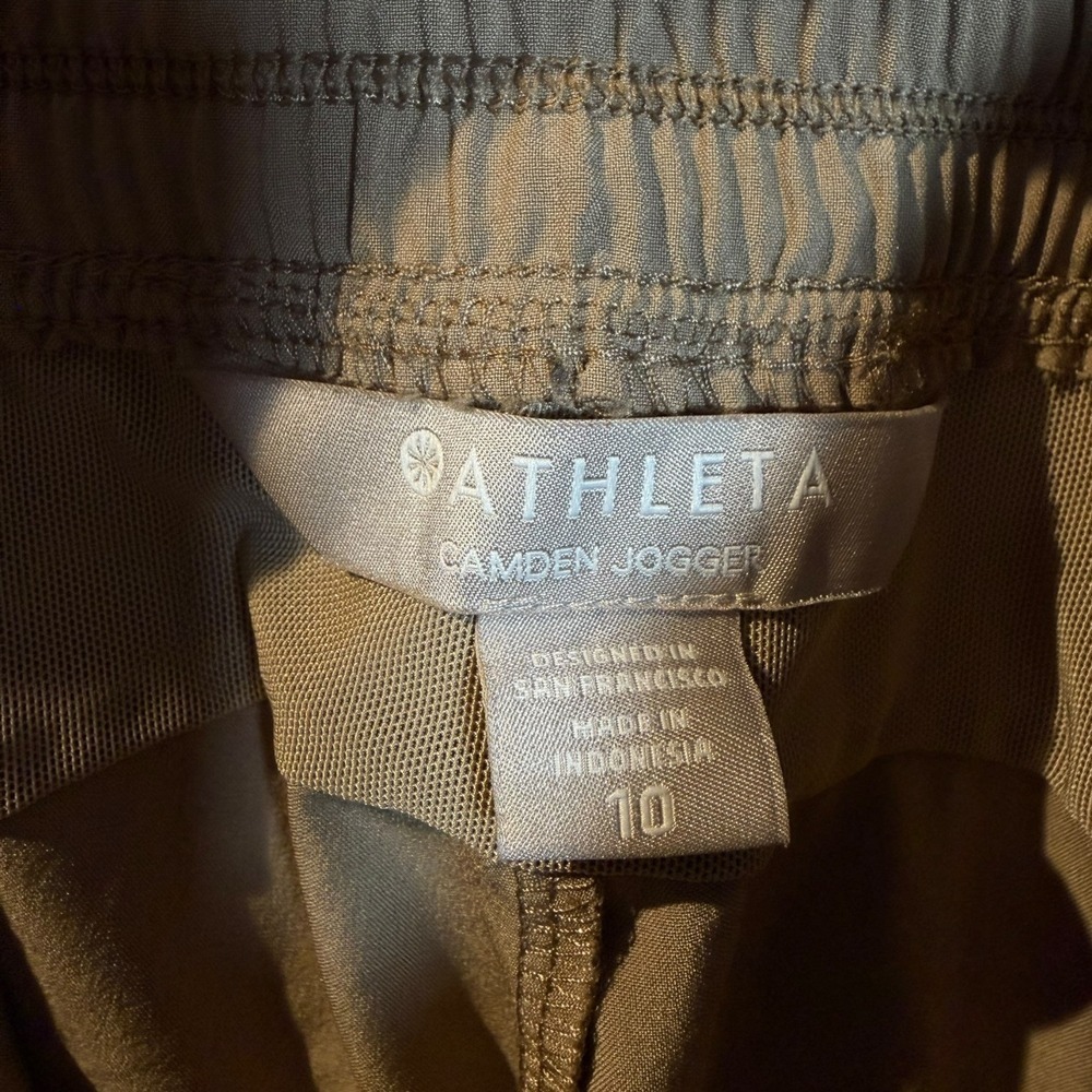 Athleta Camden Jogger Pants Tan 10 Zip Pocket Elastic Waist Travel Athleisure - Picture 9 of 11